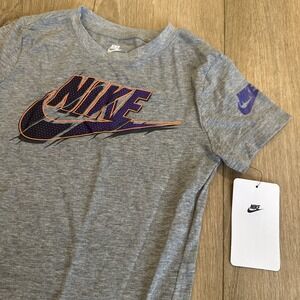 Nike Boys THE NIKE TEE Graphic‎ Logo SS Gray Heather Size XS (4) NEW